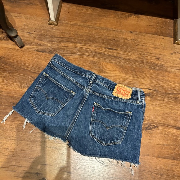 Levi’s button fly 501 frayed jean shorts size 34 waist - Picture 10 of 16